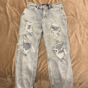Hollister Curvy-high rise mom jean